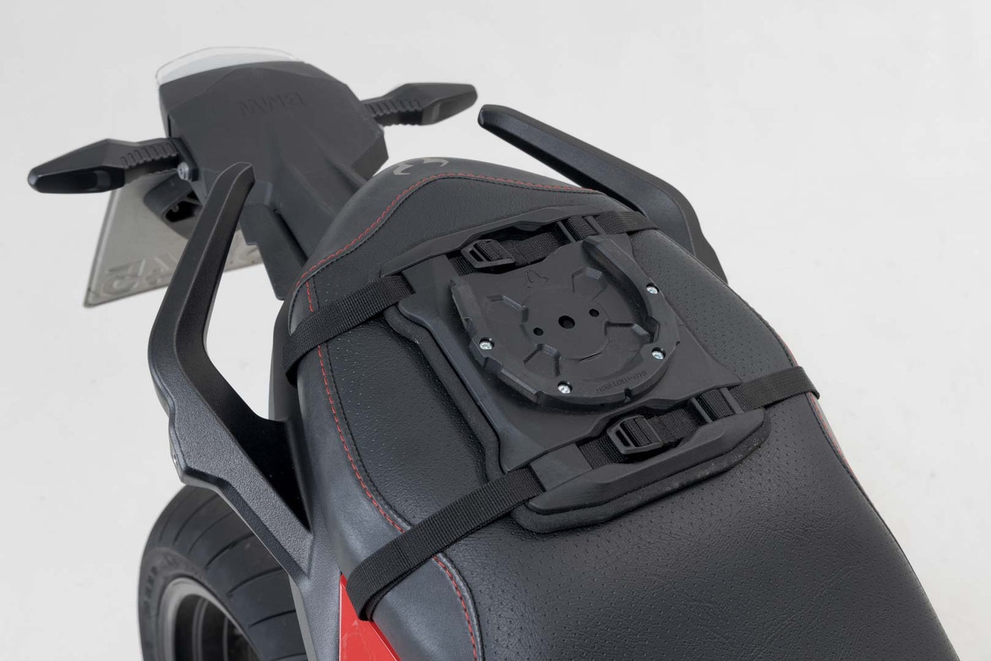 SW-Motech PRO Seat Ring | Schwarz. Zur Befestigung auf Sitzbank.