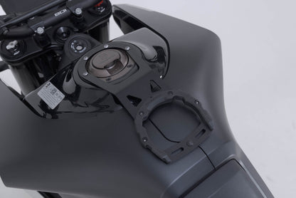 SW-Motech PRO Tankring | Schwarz. Husqvarna Svartpilen 801 (24-).