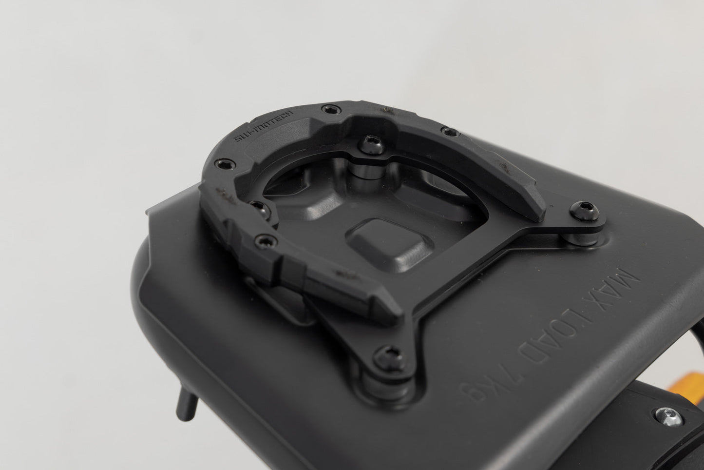SW-Motech PRO Tankring für original Gepäckträger | Schwarz. Royal Enfield Himalayan (21-).