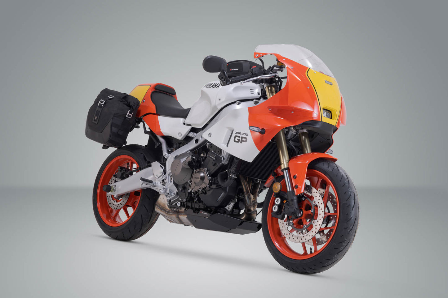 SW-Motech Legend Gear Seitentaschen-System LC Black Edition | Yamaha XSR900 (21-) / GP (23-).