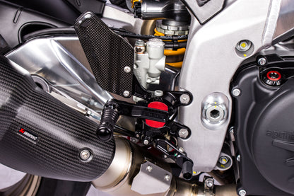 Gilles Fußrastenanlage VCR38GT | verstellbar |  passend für Aprilia RSV4 1100 Factory / RSV4 1000 RR / RF / Tuono V4 1100 / Factory /V4 1100 RR / Factory - Modelle