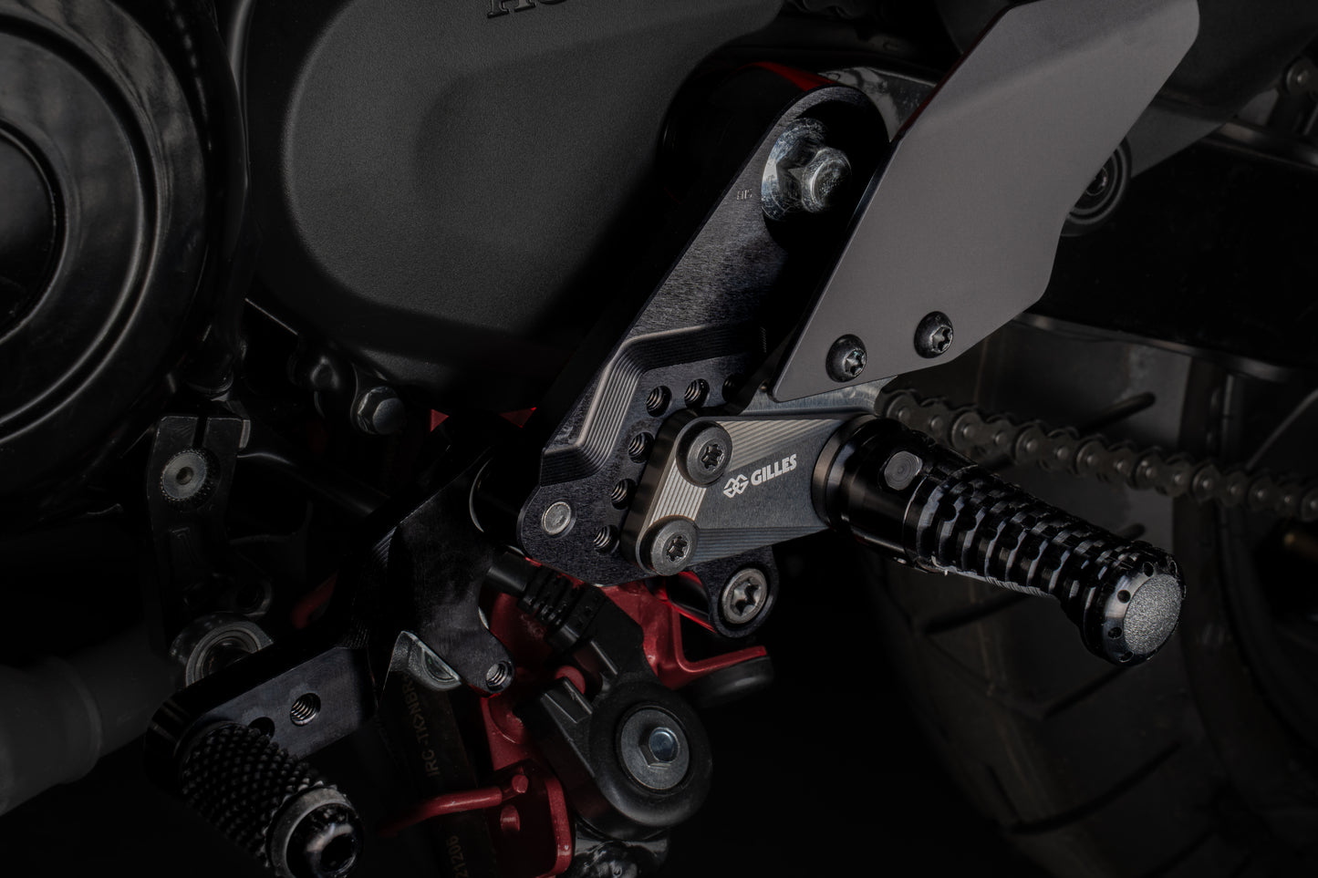 Gilles Fußrastenanlage AS31GT3 | verstellbar | ABE | passend für Honda DAX 125 - Modelle (2022-2025)