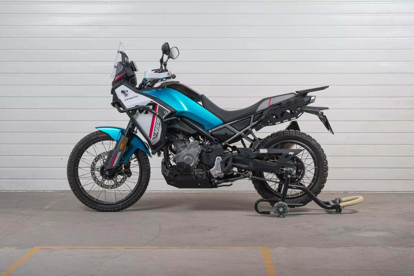 Yakk EXP Gepäckträgerplatte | hinten | für Softgepäck| ohne Soziusgriff | schwarz | passend für CFMOTO MT 450 - Modelle (2024-2026)