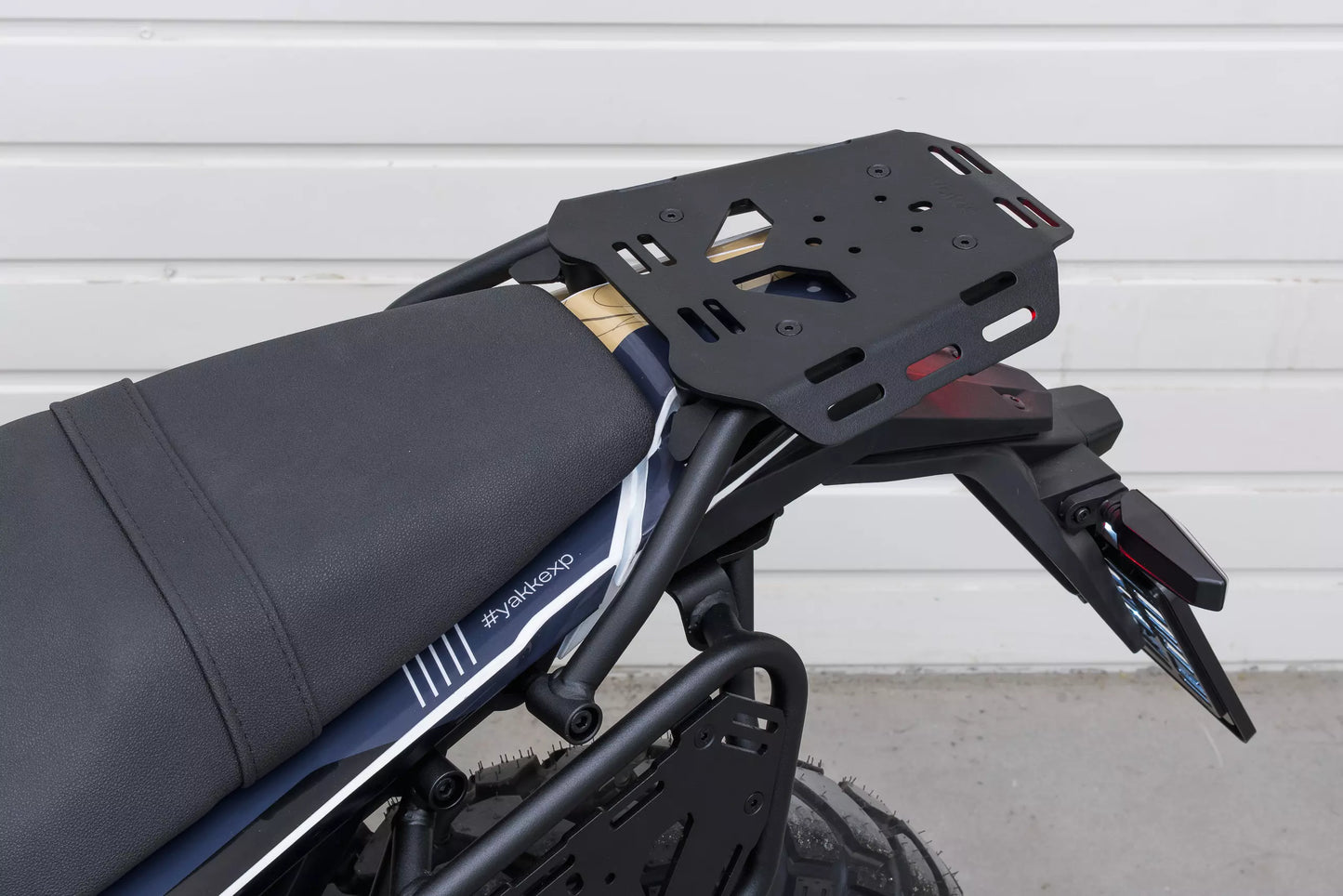 Yakk EXP Gepäckträgerplatte | hinten | für Softgepäck | ohne Soziusgriff | schwarz | passend für KTM 390 Adventure - Modelle (2025-2026)