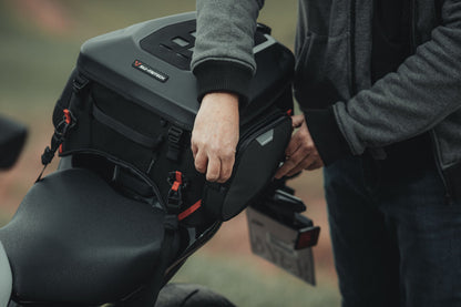 SW-Motech PRO Rearbag Hecktasche | 1680D Ballistic Nylon. Schwarz/Anthrazit. 22-34 l.