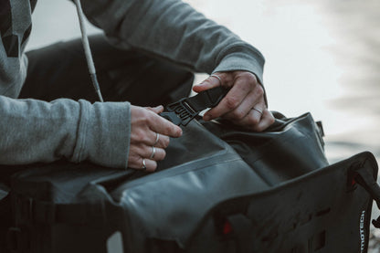 SW-Motech SysBag WP L mit Adapterplatte links | 27-40l. Wasserdicht. Für Seitenträger/Gepäckträger