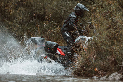 SW-Motech SysBag WP S mit Adapterplatte links | 12-16l. Wasserdicht. Für Seitenträger.