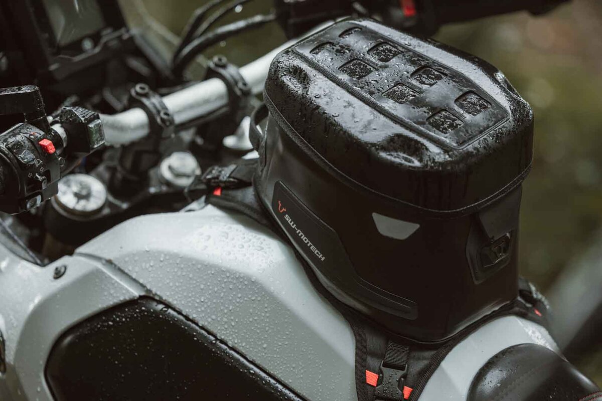 SW-Motech PRO Cross WP Riemen-Tankrucksack | 5,5 l. Mit Riemenhalterung. Wasserdicht.
