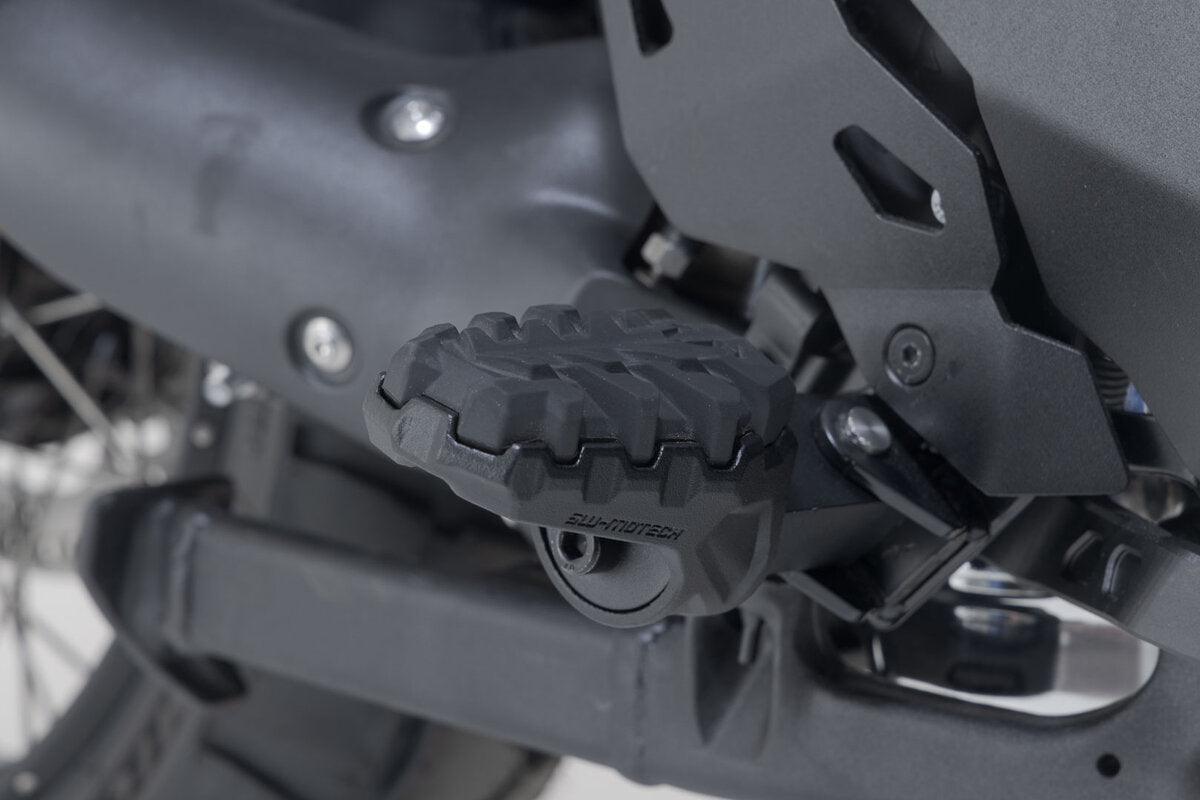 SW-Motech EVO Fußrasten-Kit | Schwarz. Honda NT1100 (21-), XL750 (22-).