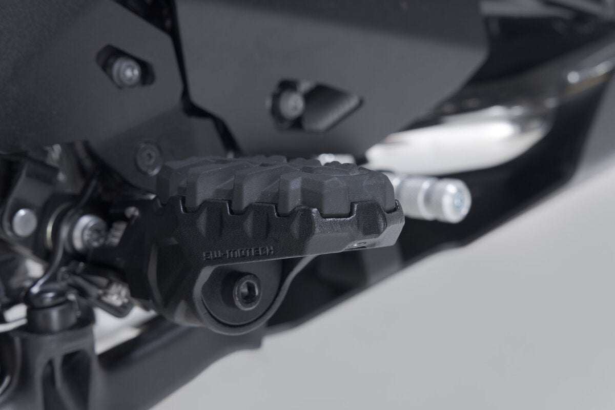 SW-Motech EVO Fußrasten-Kit | Schwarz. Honda NT1100 (21-), XL750 (22-).