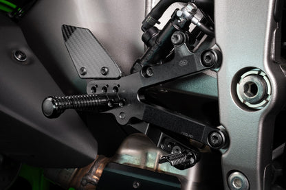 Gilles Fußrastenanlage FXR2 | verstellbar | passend für Kawasaki ZX-6R (ZX636J) - Modelle (2023-)