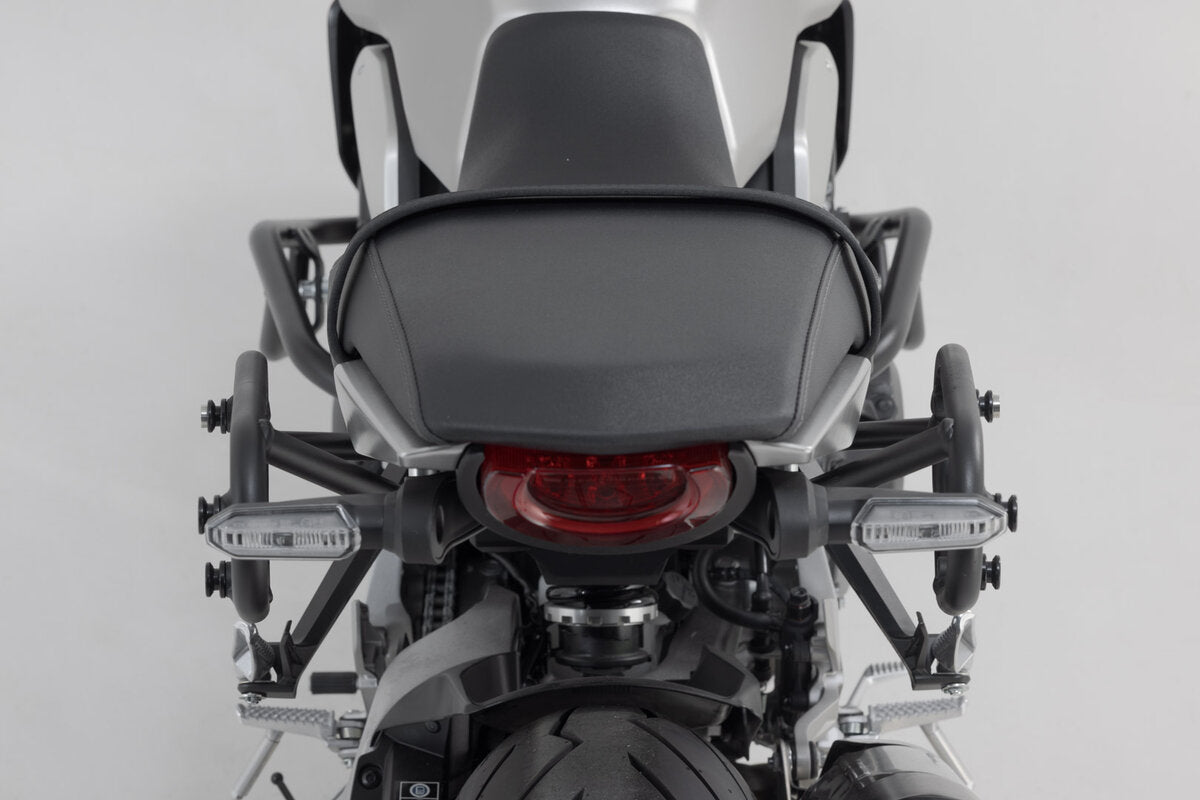 SW-Motech Legend Gear Seitentaschen-System LC | Honda CB1000R (21-).