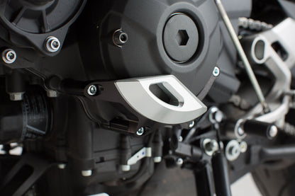 SW-Motech Motorgehäusedeckel-Schutz | Schwarz/Silbern. MT09/Tracer,Tracer900/GT,XSR900.
