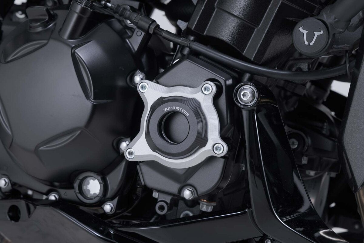SW-Motech Motorgehäusedeckel-Schutz | Schwarz/Silbern. Kawasaki Z1100 / SE (25-).