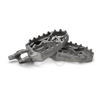 Akrapovic Adventure - Fußrasten | SET | ABE | Titan | FAHRER |  passend für Honda CRF 1000 L Africa Twin - Modelle (2016-2019)