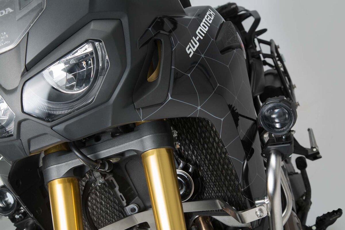 SW-Motech EVO Nebelscheinwerfer-Kit Universal | Schwarz. Mit Sturzbügelklemmen für Scheinwerfer.