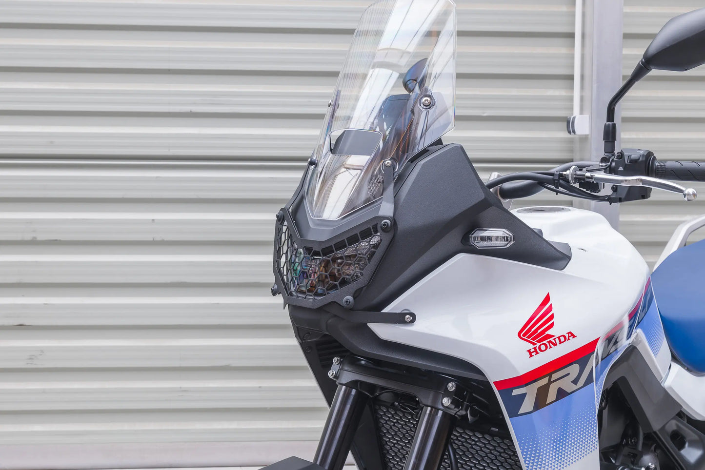 Yakk EXP Schweinwerferschutz | abnehmbar | schwarz | passend für Honda XL750 - Modelle (2025-2026)