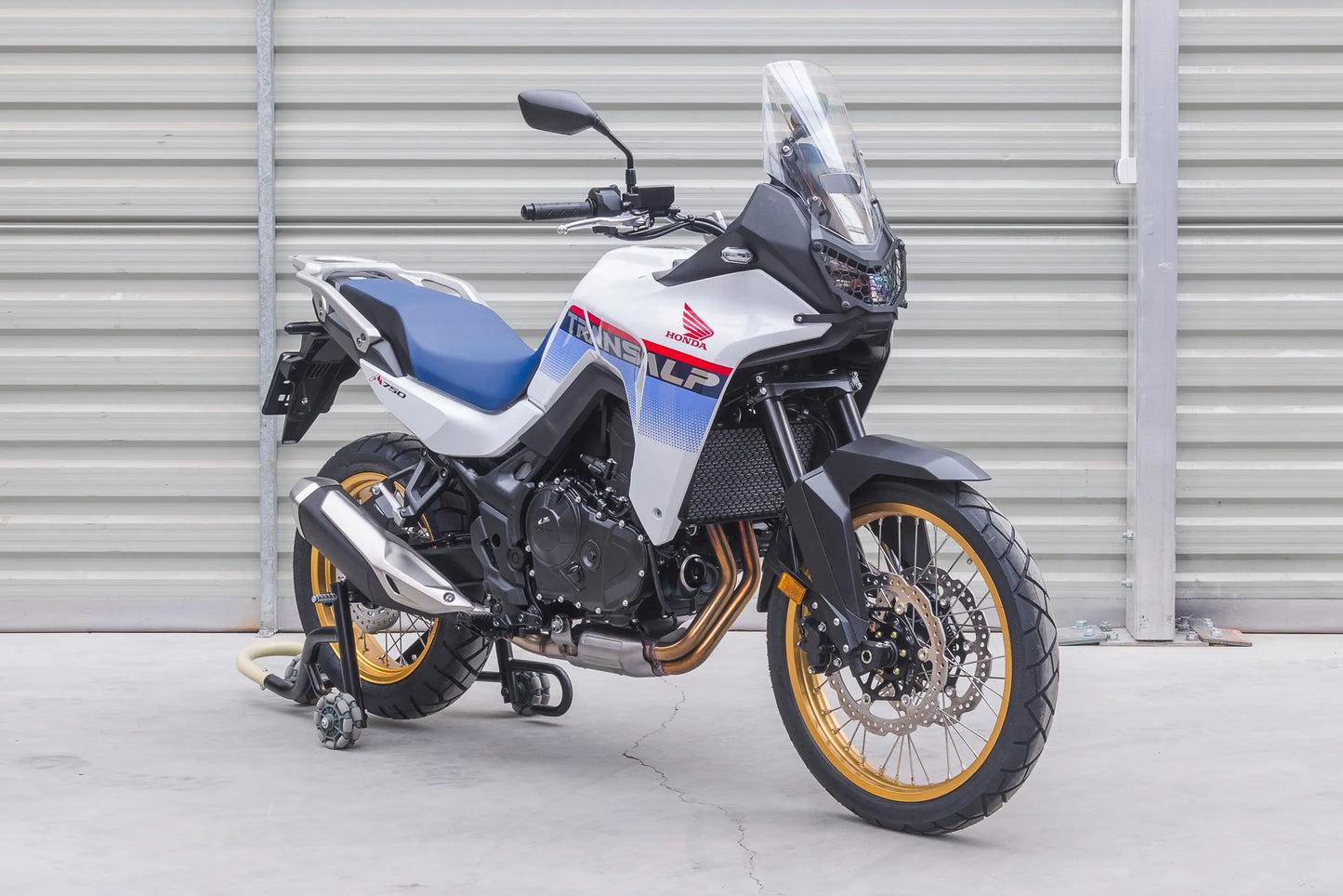 Yakk EXP Schweinwerferschutz | abnehmbar | schwarz | passend für Honda XL750 - Modelle (2025-2026)