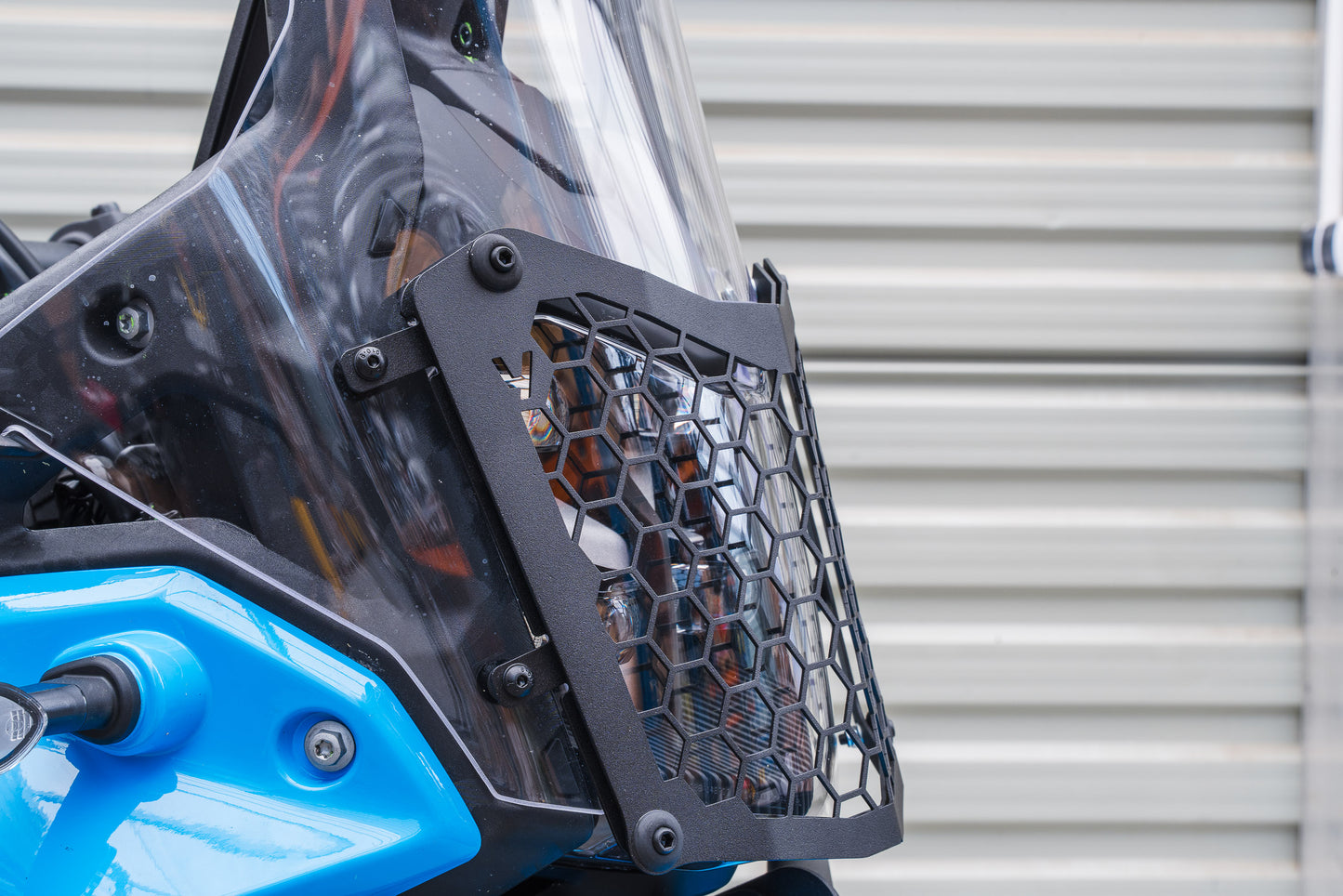Yakk EXP Schweinwerferschutz | schwarz | passend für Yamaha Tenere 700 - Modelle (2025-2026)