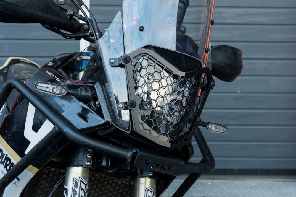 Yakk EXP Schweinwerferschutz | abnehmbar | schwarz | passend für Yamaha Tenere 700 - Modelle (2018-2024)