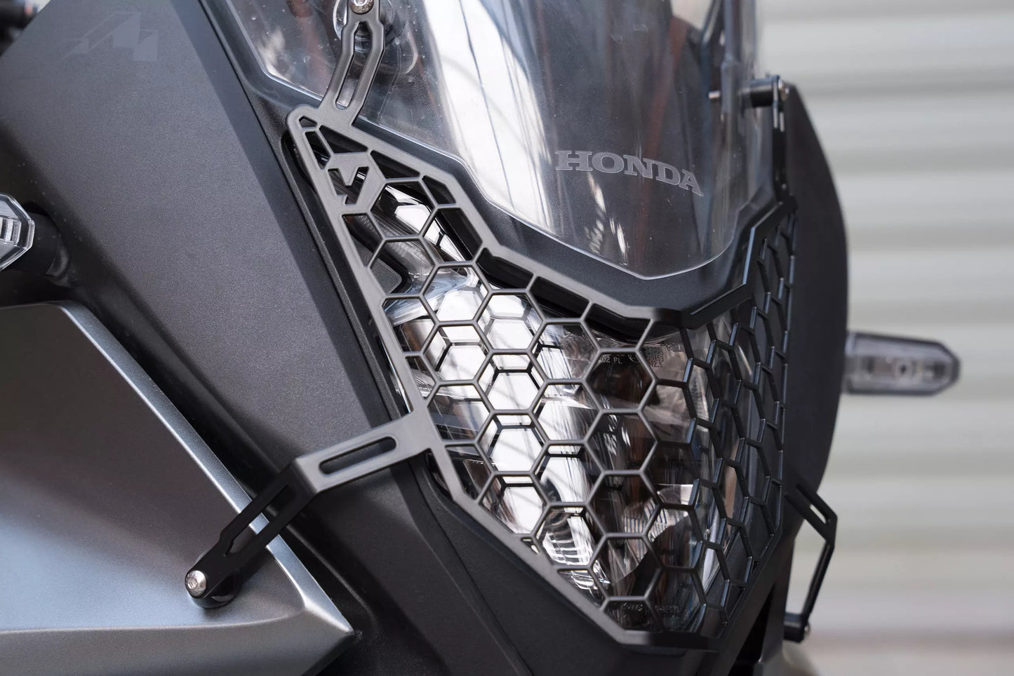 Yakk EXP Schweinwerferschutz | schwarz | passend für Honda XL750 - Modelle (2023-2024)
