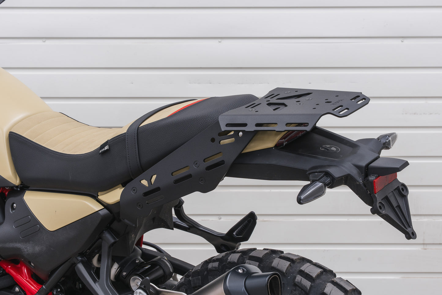 Yakk EXP Gepäckträgerplatte | schwarz | passend für BMW R12 G/S - Modelle (2024-2026)