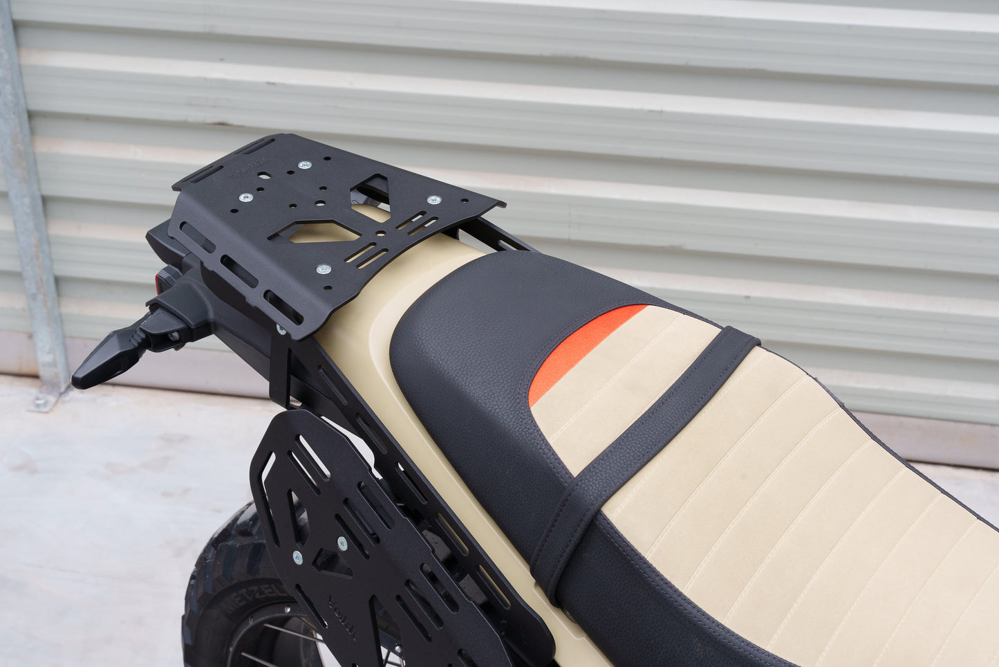 Yakk EXP Gepäckträgerplatte | hinten | für weiches Gepäck | schwarz | passend für BMW R12 G/S - Modelle (2024-2026)