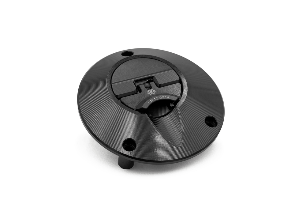 Gilles Tooling FCAP2 Quick-Release Tankdeckel | schwarz/rot | eintragungsfrei | passend für Triumph Street Triple 765 RS (H801) - Modelle (2023 - )
