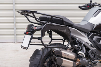 Yakk EXP Seitenkoffer / Satteltaschenhalter | schwarz | passend für BMW R 1300 GS - Modelle (2023-2026)