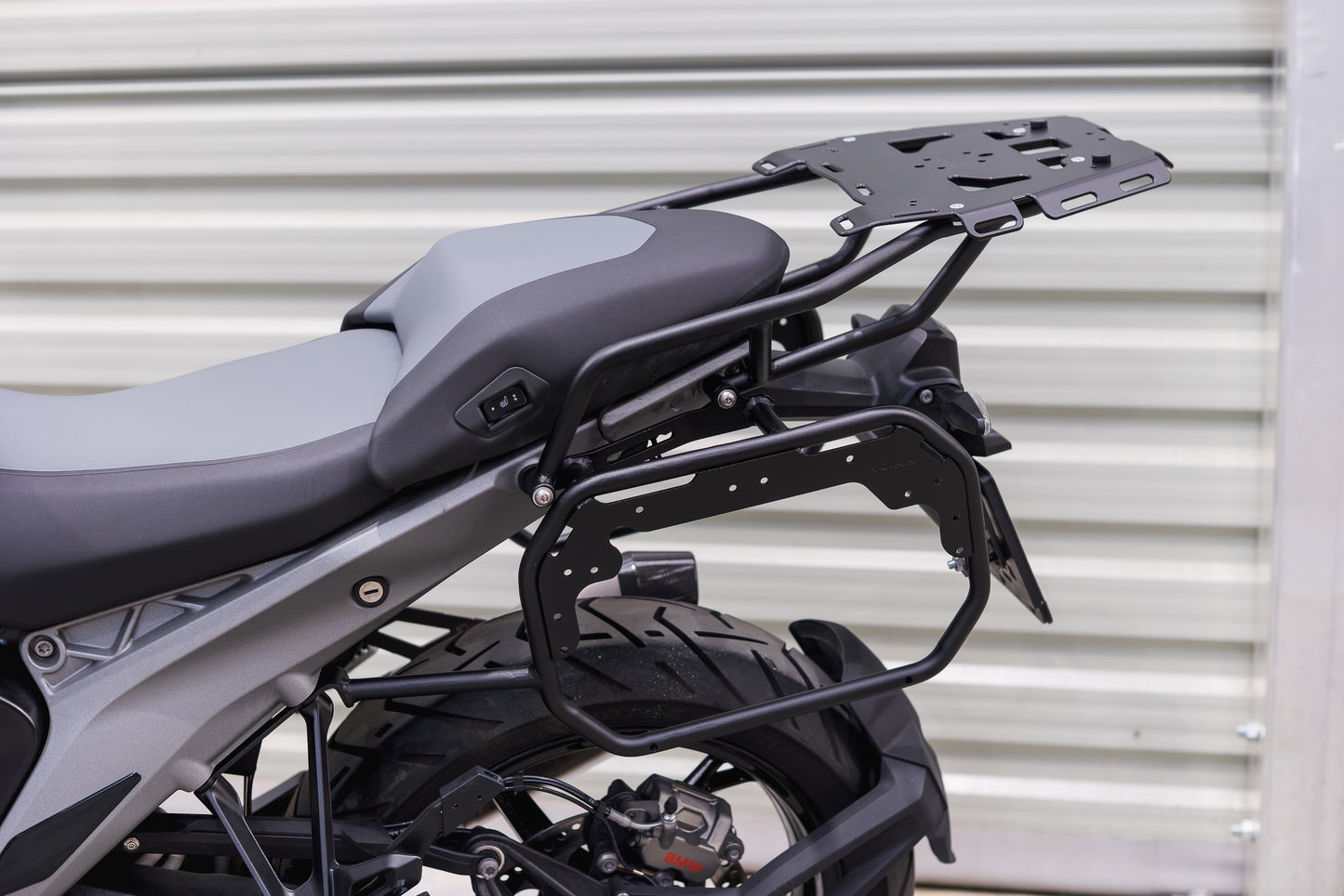 Yakk EXP Seitenkoffer / Satteltaschenhalter | schwarz | passend für BMW R 1300 GS - Modelle (2023-2026)