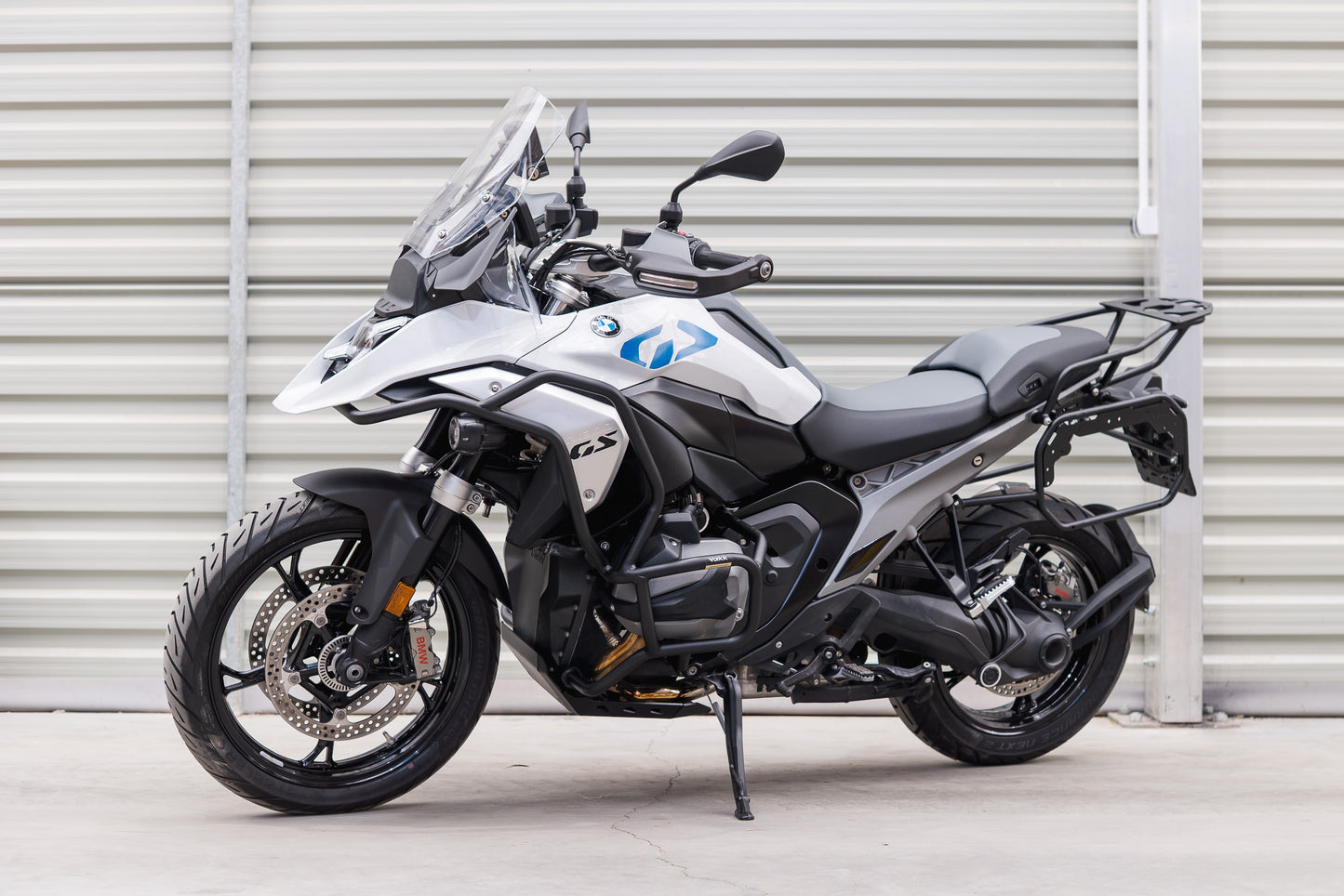 Yakk EXP Seitenkoffer / Satteltaschenhalter | schwarz | passend für BMW R 1300 GS - Modelle (2023-2026)