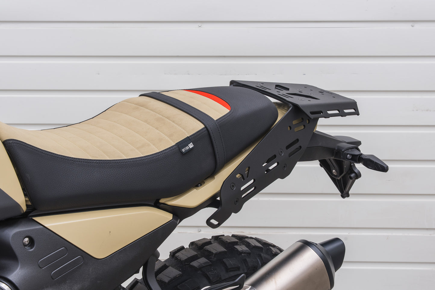 Yakk EXP Gepäckträgerplatte | schwarz | passend für BMW R12 G/S - Modelle (2024-2026)