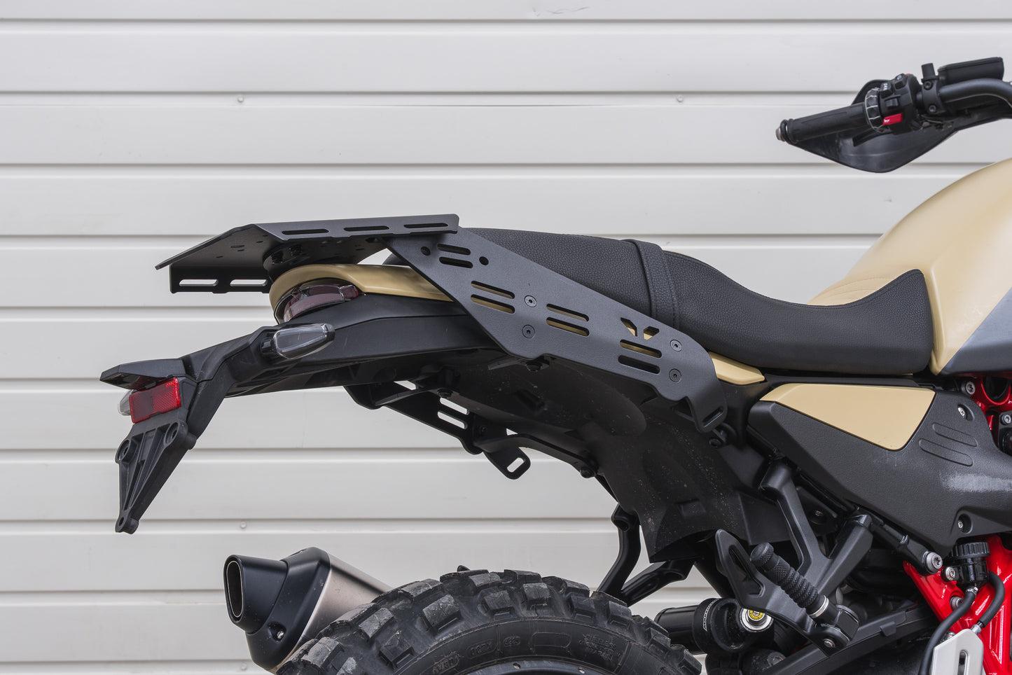 Yakk EXP Gepäckträgerplatte | schwarz | passend für BMW R12 G/S - Modelle (2024-2026)