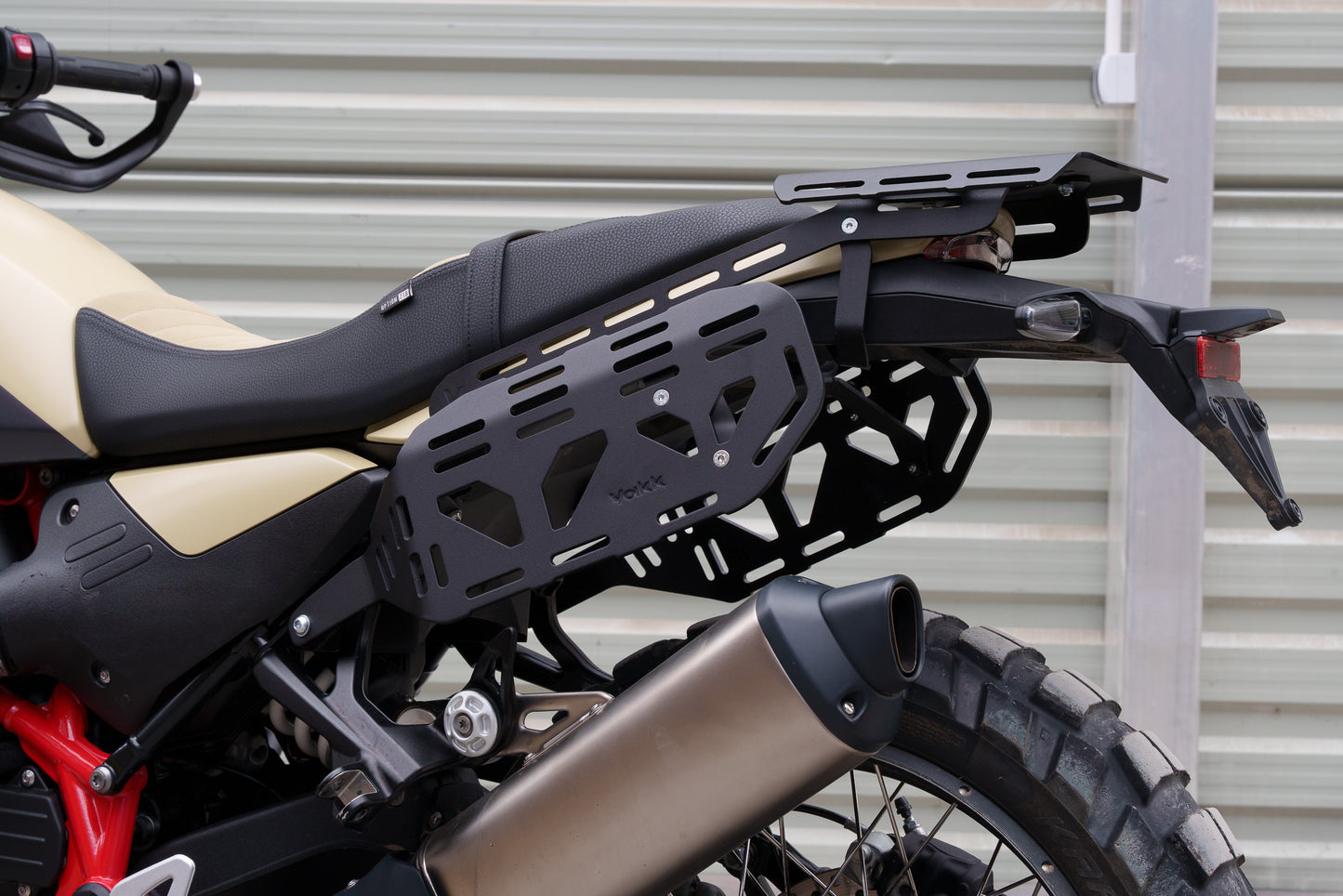 Yakk EXP Seitenkoffer / Satteltaschenhalter  | schwarz | passend für BMW R12 G/S - Modelle (2024-2026)