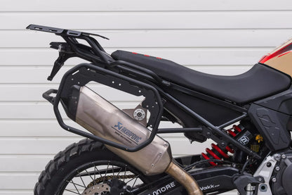 Yakk EXP Seitenkoffer / Satteltaschenhalter | schwarz | passend für BMW F 900 GS - Modelle (2024-2026)