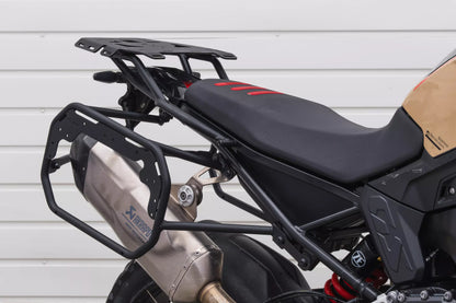 Yakk EXP Seitenkoffer / Satteltaschenhalter | schwarz | passend für BMW F 900 GS - Modelle (2024-2026)