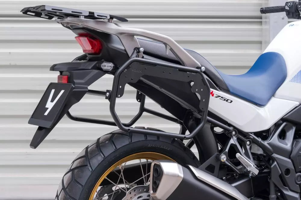 Yakk EXP Seitenkoffer / Satteltaschenhalter | schwarz | passend für Honda XL750 Transalp - Modelle (2023-2026)