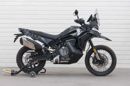 Yakk EXP Gepäckträgerplatte | für weiches Gepäck | schwarz | passend für CFMOTO MT-X 800 - Modelle (2025-2026)