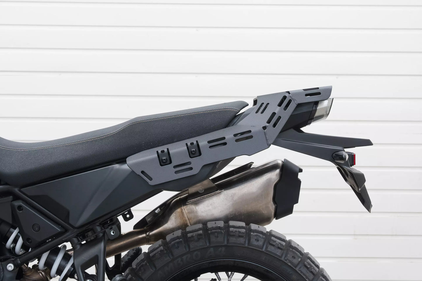 Yakk EXP Gepäckträgerplatte | für weiches Gepäck | schwarz | passend für CFMOTO MT-X 800 - Modelle (2025-2026)