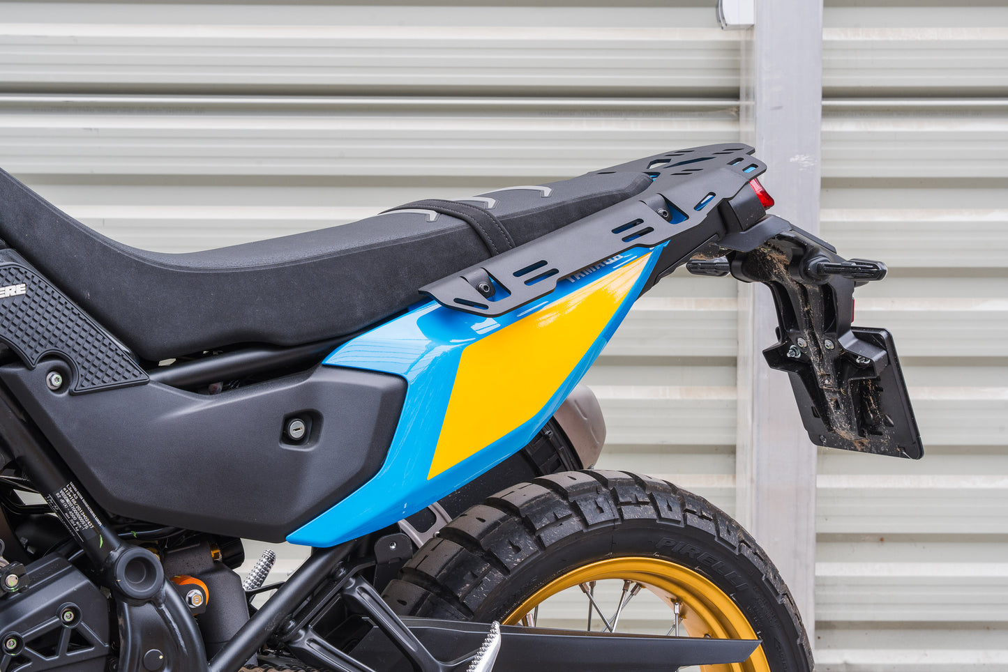 Yakk EXP Gepäckträgerplatte | für weiches Gepäck | schwarz | passend für Yamaha Tenere 700 - Modelle (2025-2026)