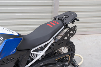 Yakk EXP Gepäckträgerplatte | schwarz | passend für BMW F 900 GS - Modelle (2024-2026)