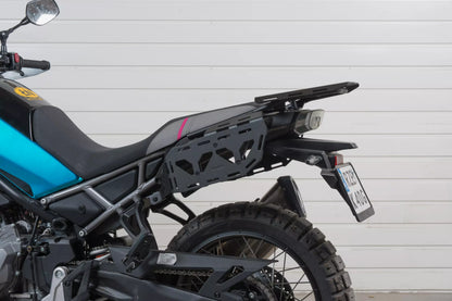 Yakk EXP Seitenkoffer / Satteltaschenhalter  | schwarz | passend für CFMOTO MT 450 - Modelle (2024-2026)
