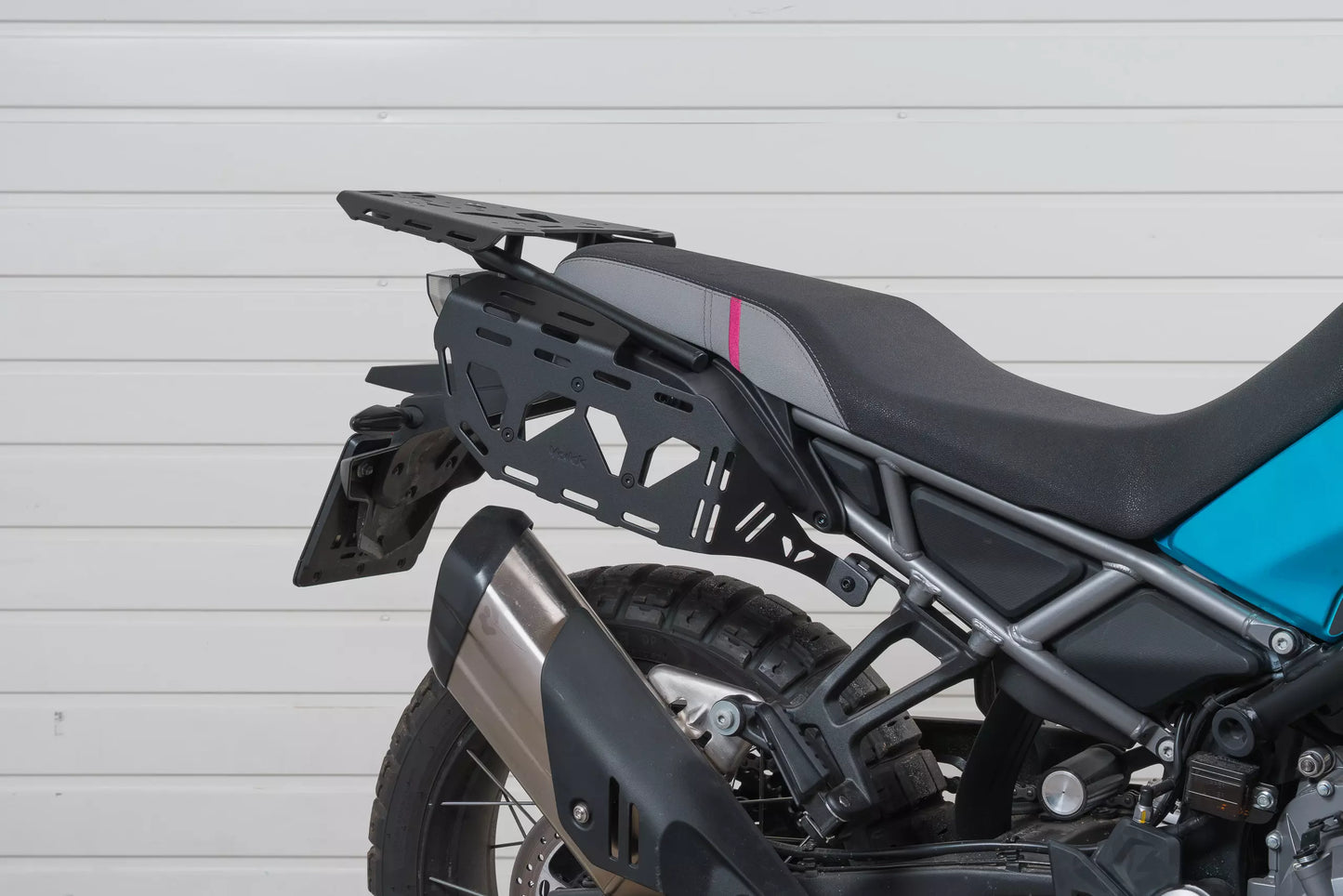 Yakk EXP Seitenkoffer / Satteltaschenhalter  | schwarz | passend für CFMOTO MT 450 - Modelle (2024-2026)