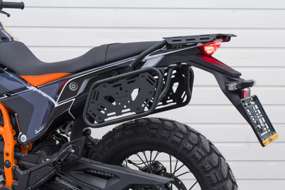 Yakk EXP Seitenkoffer / Satteltaschenhalter | schwarz | passend für KTM 125 Enduro R - Modelle (2025)