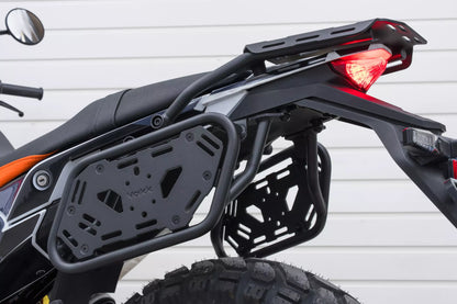 Yakk EXP Seitenkoffer / Satteltaschenhalter | schwarz | passend für KTM 125 Enduro R - Modelle (2025)